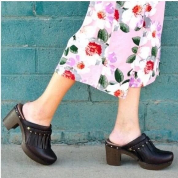 Dansko Deni Fringe Leather Clog in Black Size 7 - Picture 2 of 15